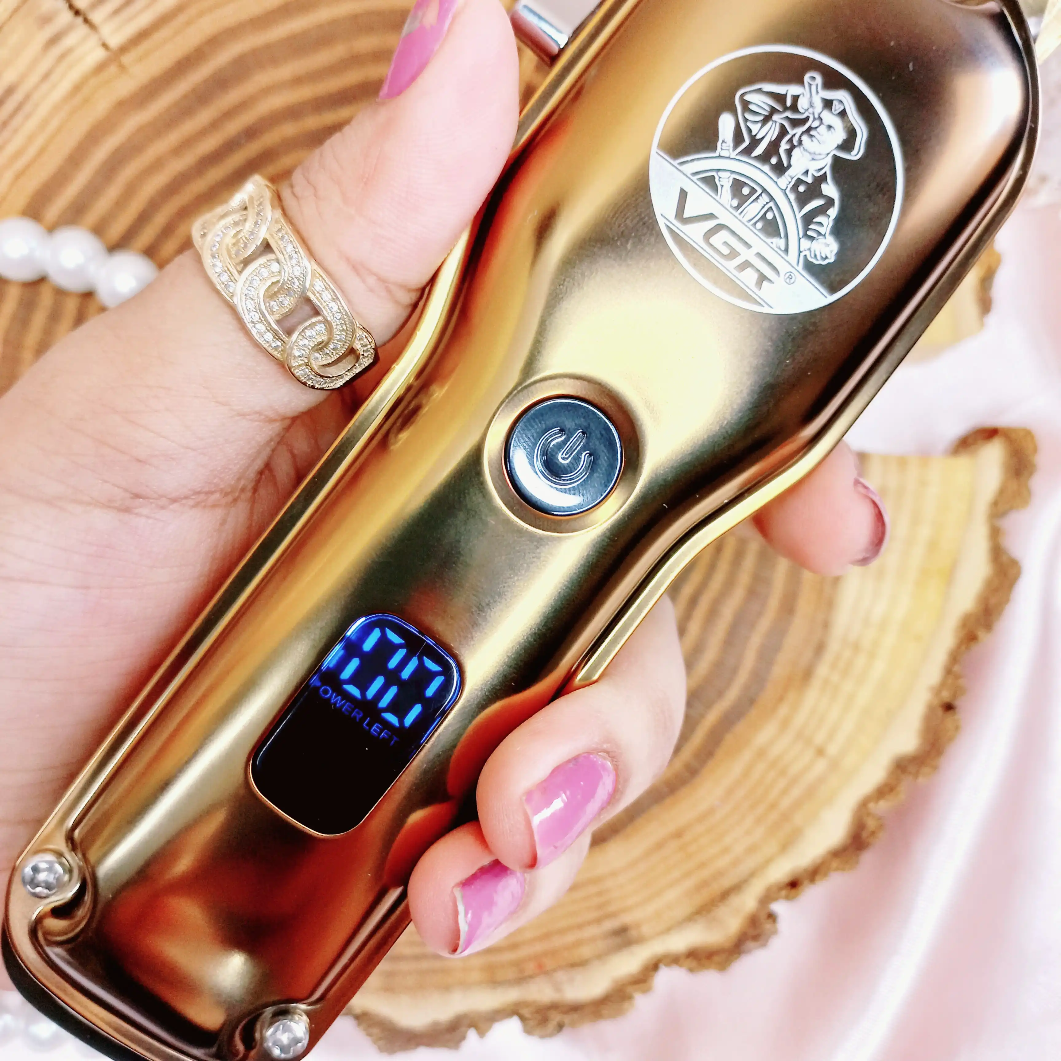 ماشین اصلاح وی جی آر مدل VGR V-650