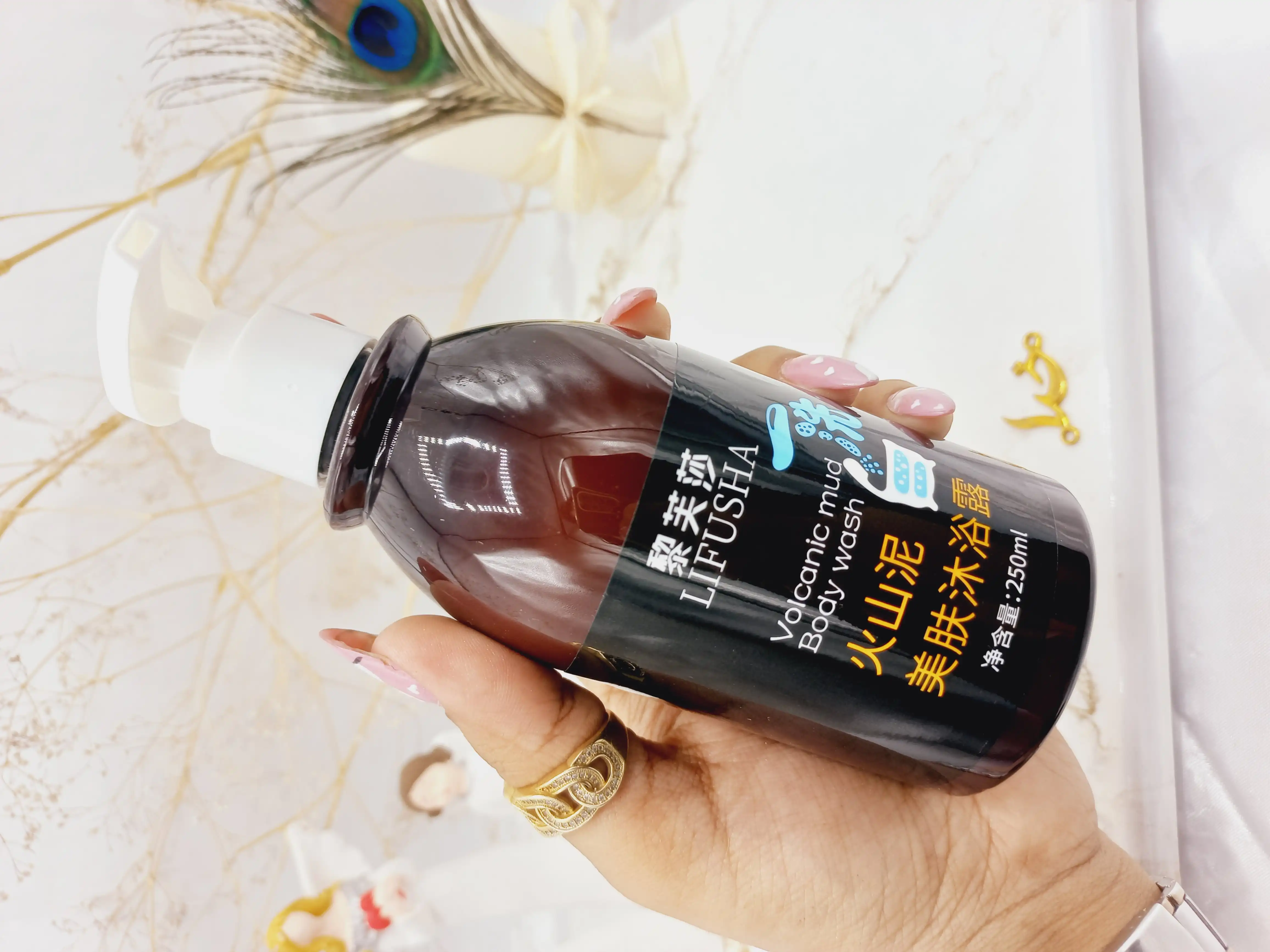 شامپو سفیدکننده صورت و بدن جادویی لیفوشا کد 100044 اصلی