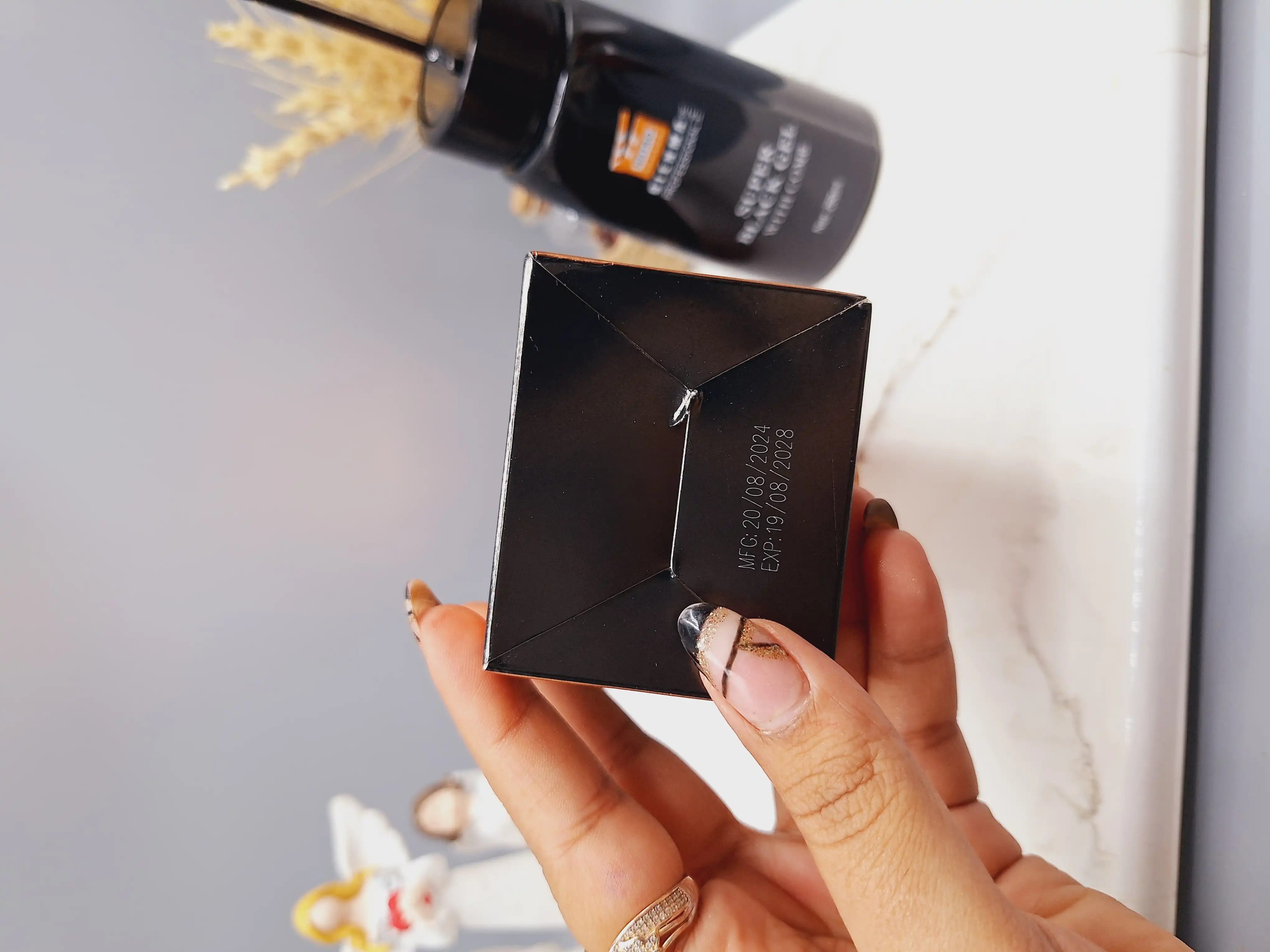 ژل فوق العاده سیاه با شانه حرفه ای نیترو کد 2538