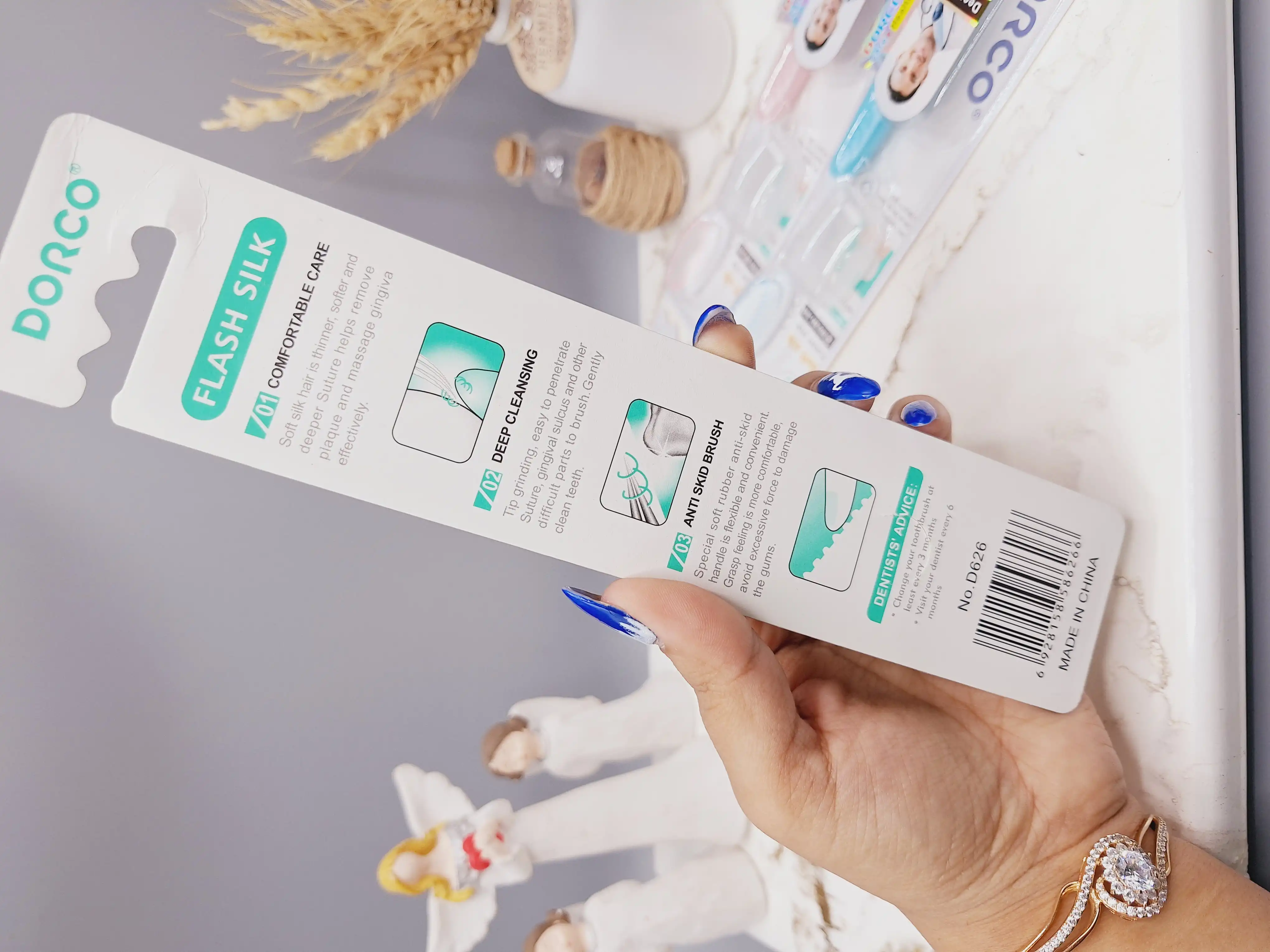 مسواک دورکو مدل Soft silk d626 با برس نرم