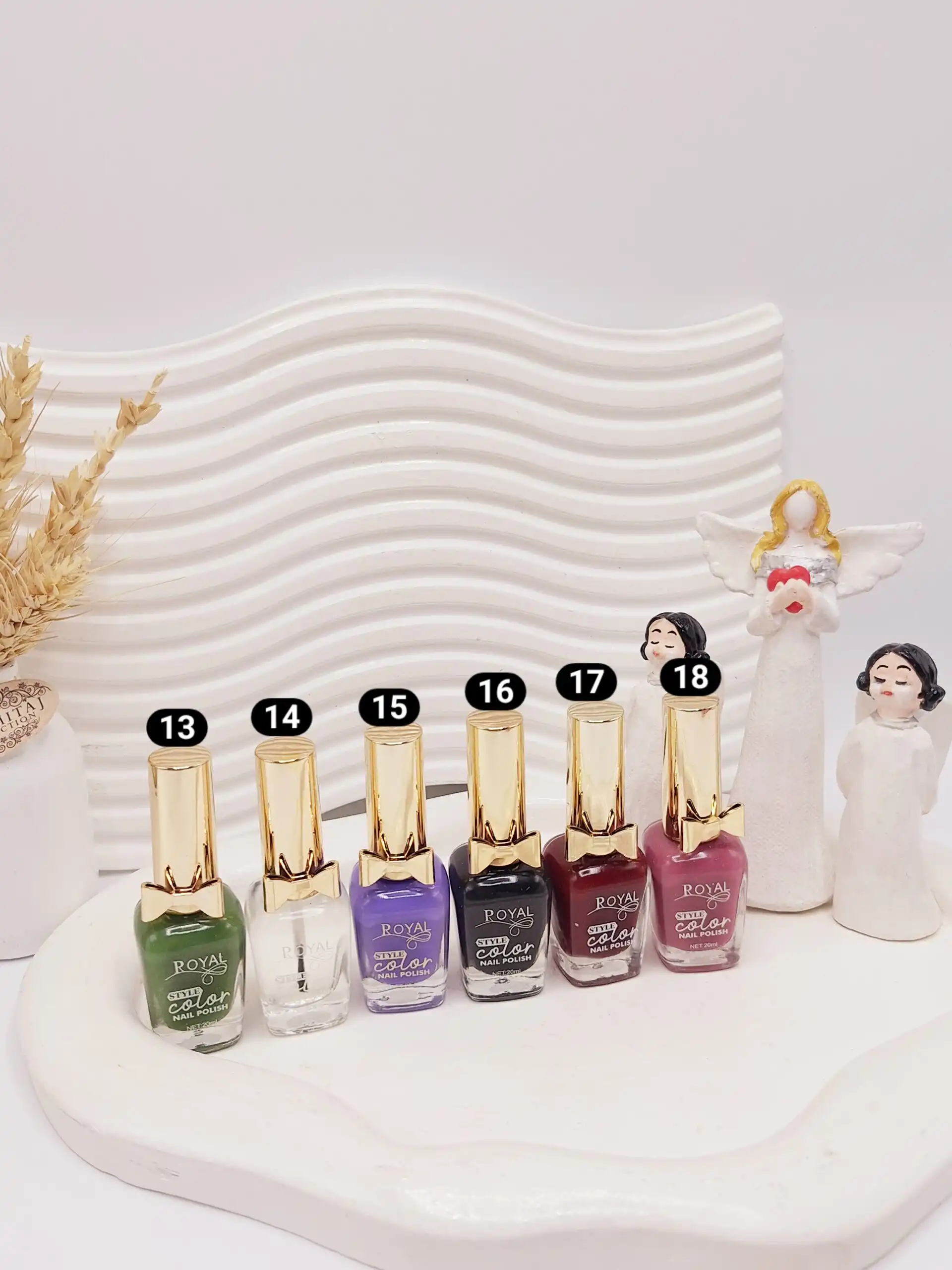 لاک ناخن زیبا ROYAL مدل پاپیون کد 0370