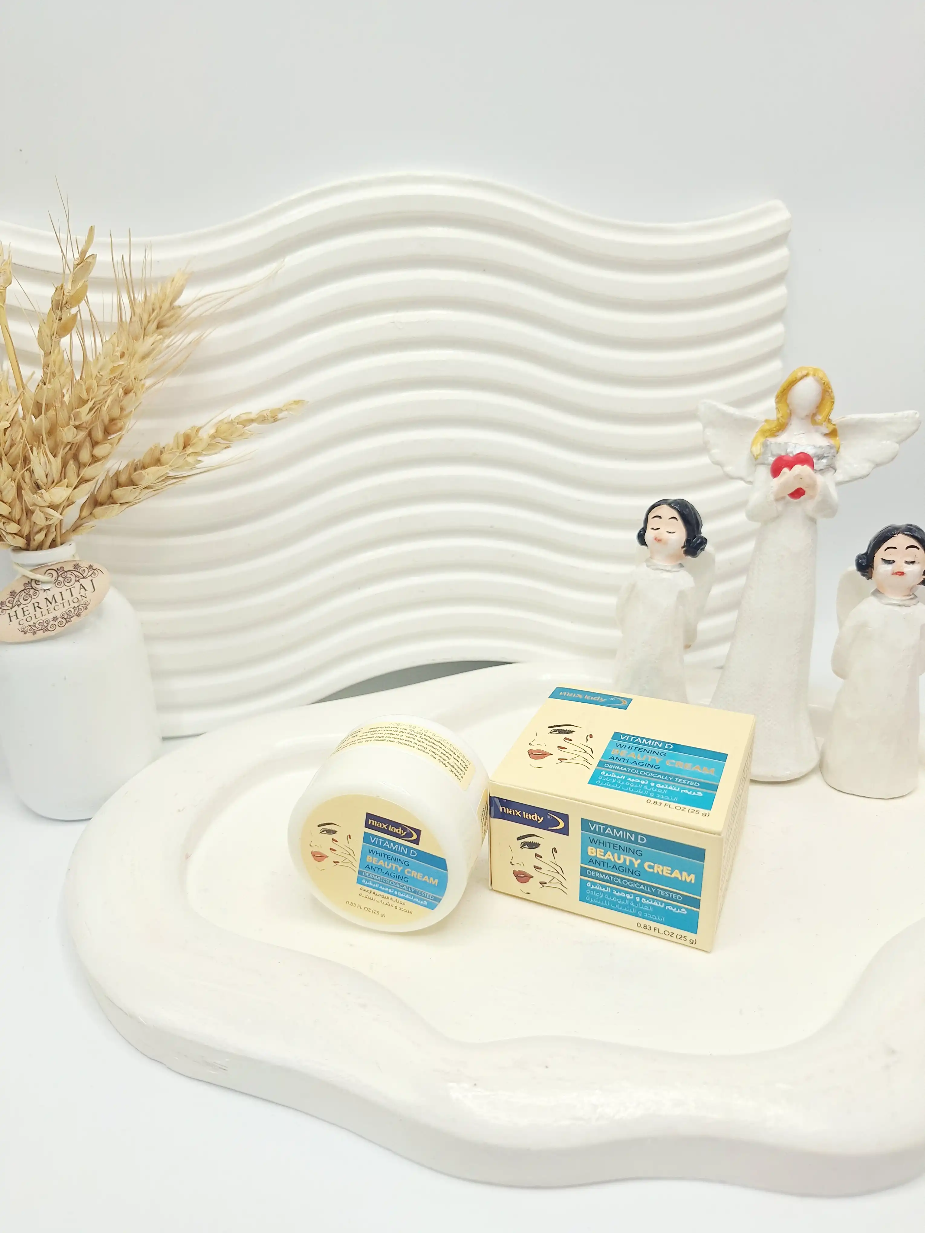 کرم ضد پیری و سفید کننده صورت برند مکس لیدی کد 4704