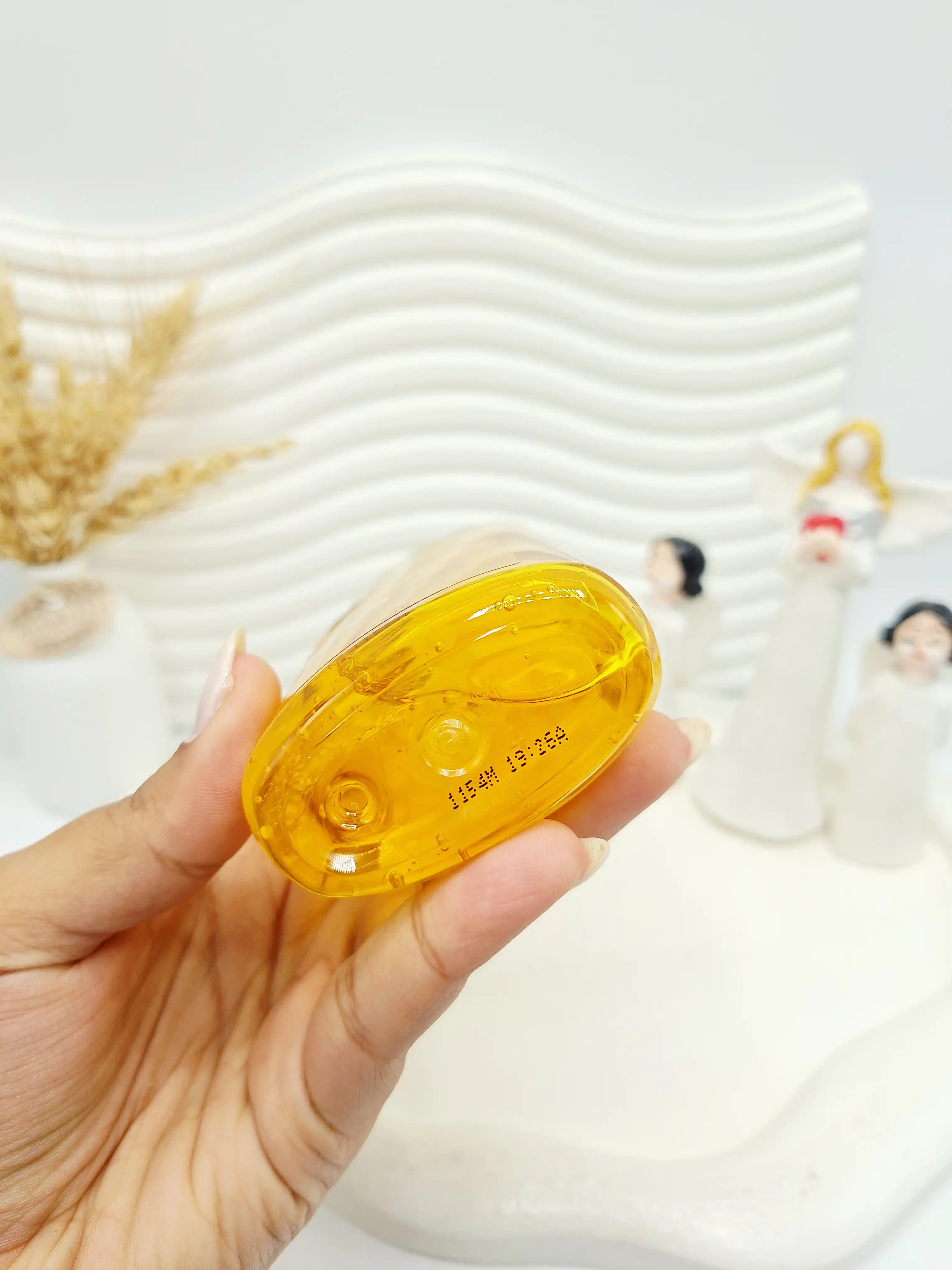 میسلار ژل زردچوبه نوتروژینا پاک کننده آرایش ضد لک و جوش مناسب پوست چرب اصل و اورجینال کد 9240