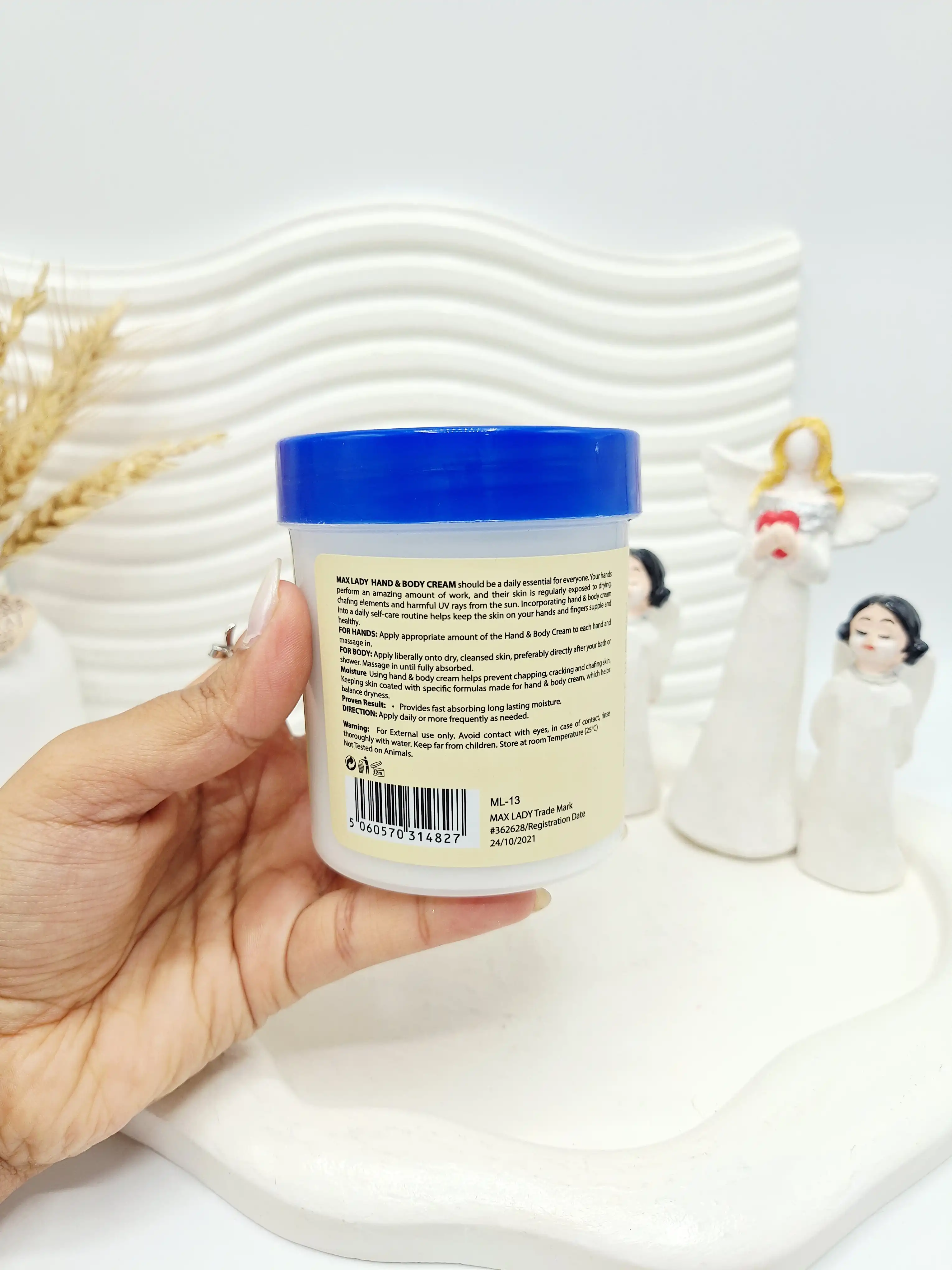 کرم روشن کننده مکس لیدی مدل Collagen حجم 280 میل کد 4827 (درب آبی)