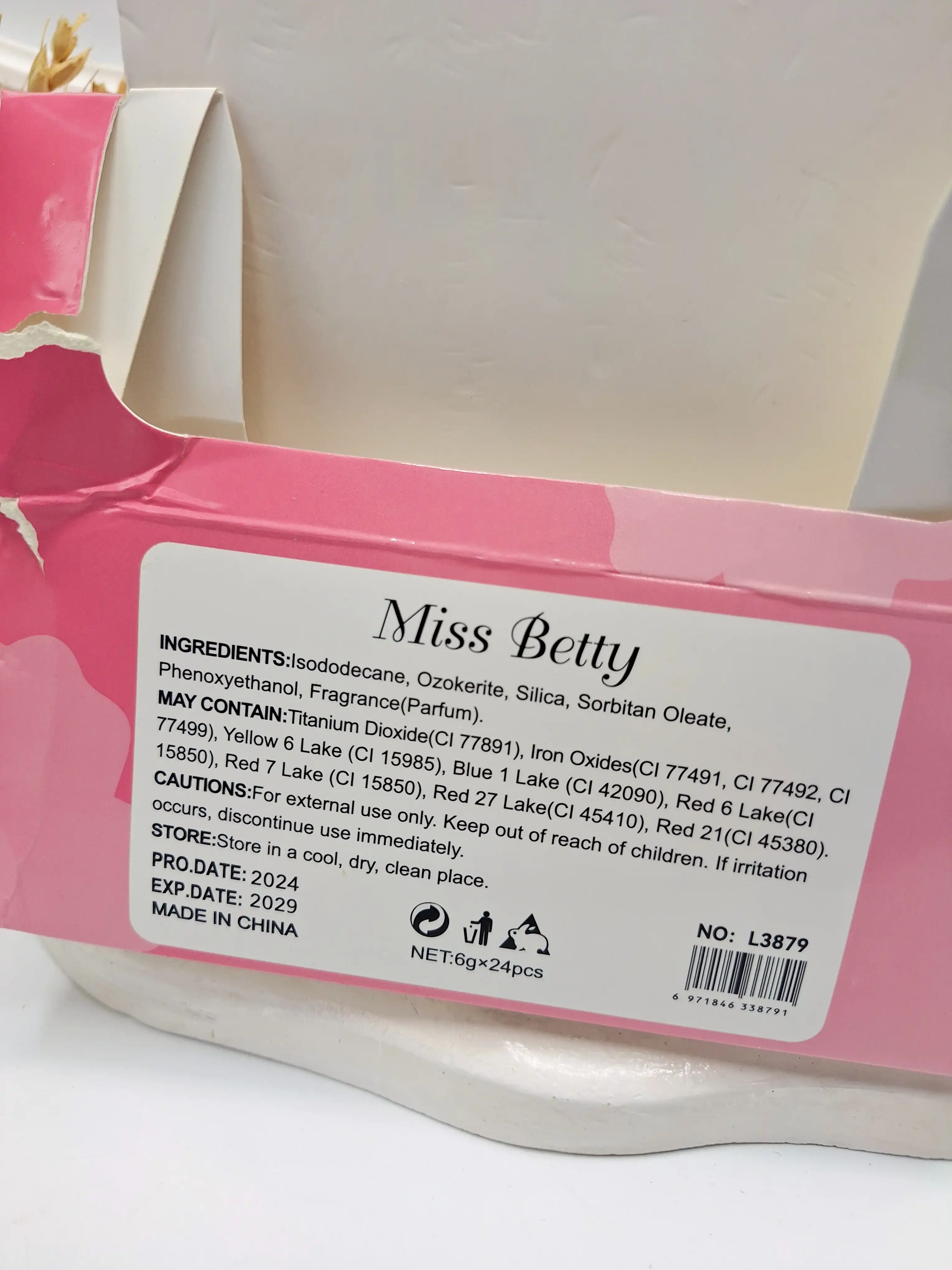 لیپ گلاس اورجینال رنگی miss betty کد 3879