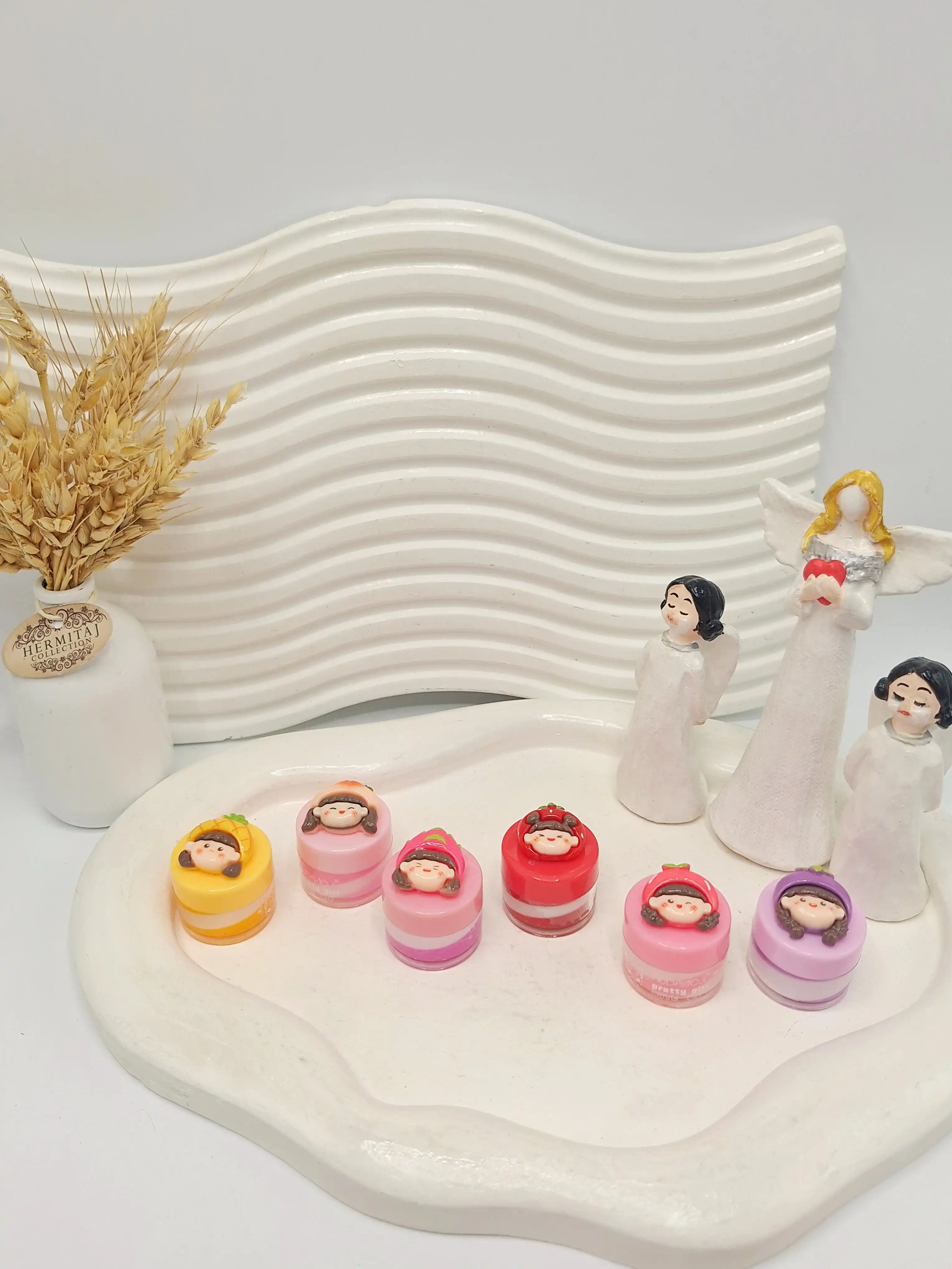 ماسک لب رایحه میوه ای طرح دختر برند HUDAMOJI کد 042