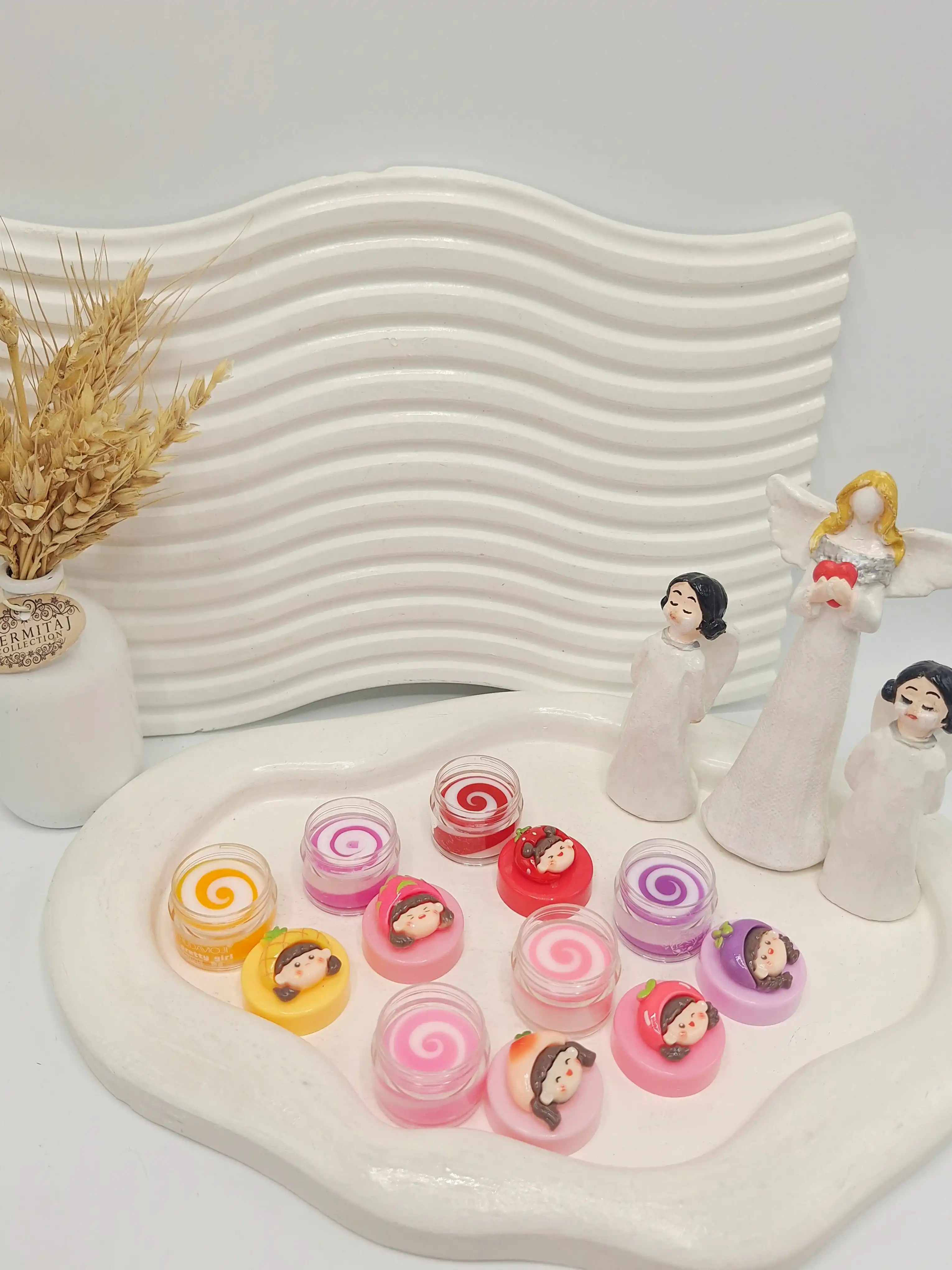 ماسک لب رایحه میوه ای طرح دختر برند HUDAMOJI کد 042