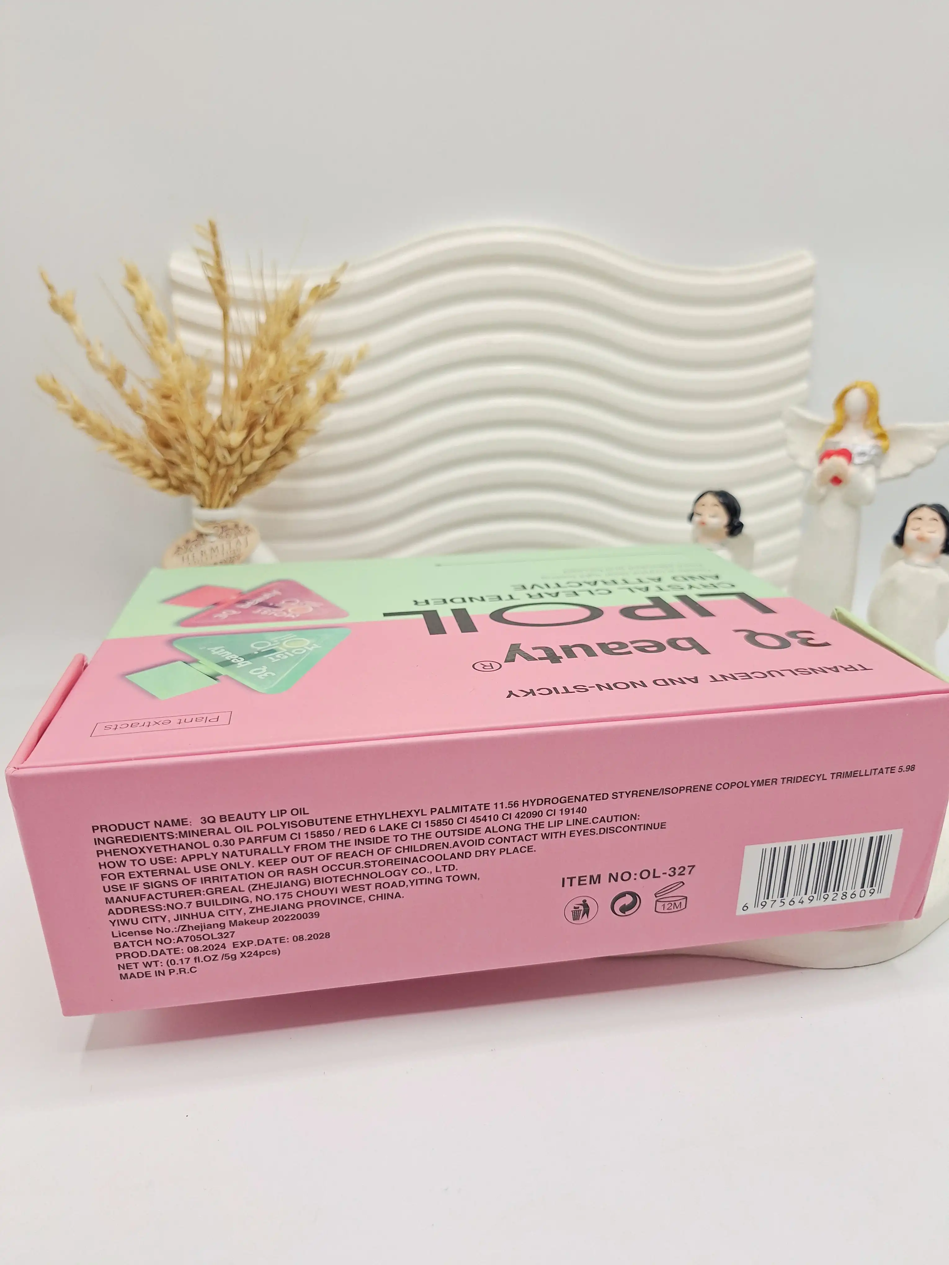 برق لب مثلثی 3Q beauty کد 327